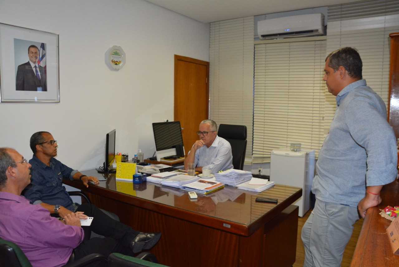 Camacã: Vice – Prefeito Paulo do Gás vai a Salvador e traz obras para população